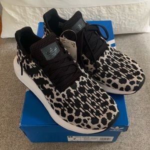 NWT!! adidas Women’s Swift Run Sneaker, size 7